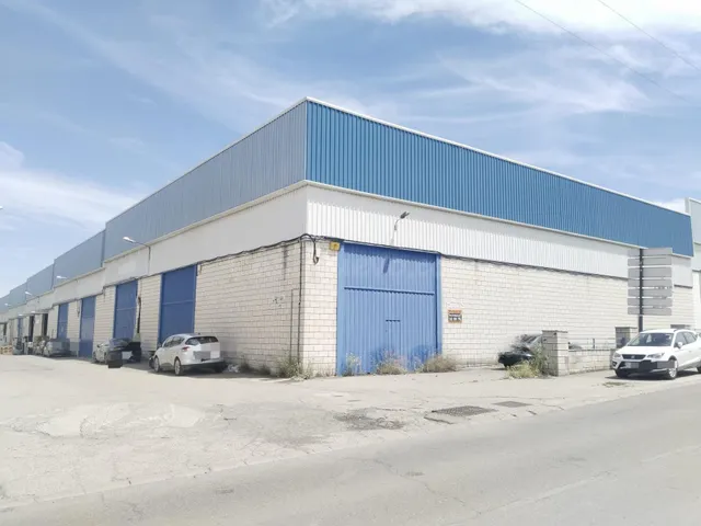 NAVE INDUSTRIAL EN VENTA O ALQUILER EN LA TORRECILLA - CORDO