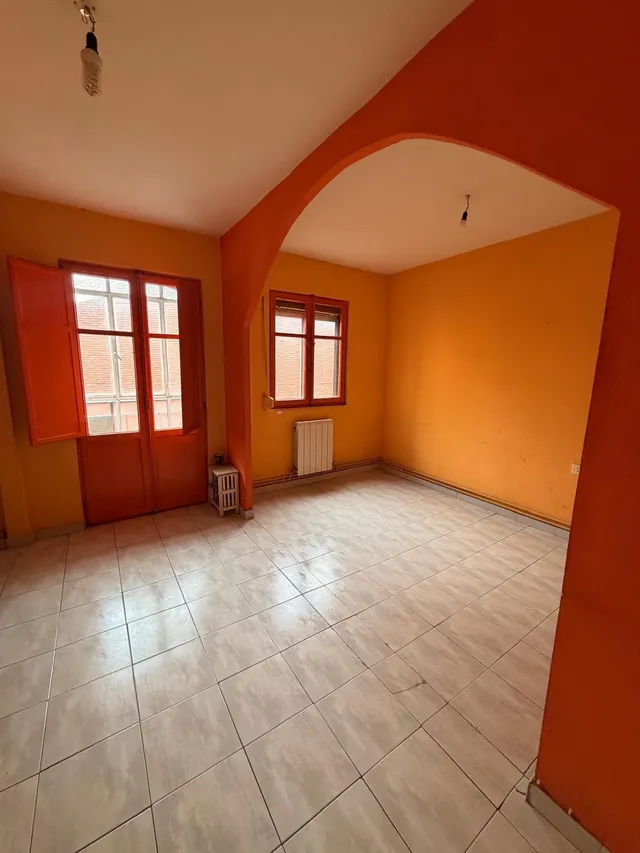 Oportunidad en Valladolid: Piso a Reformar en Rondilla - Santa Clara por solo €130,000 — 7