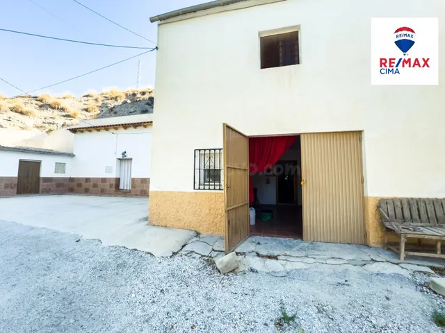 CASA CUEVA CON CUEVA PARA ANIMALES O RESTAURAR - foto 3