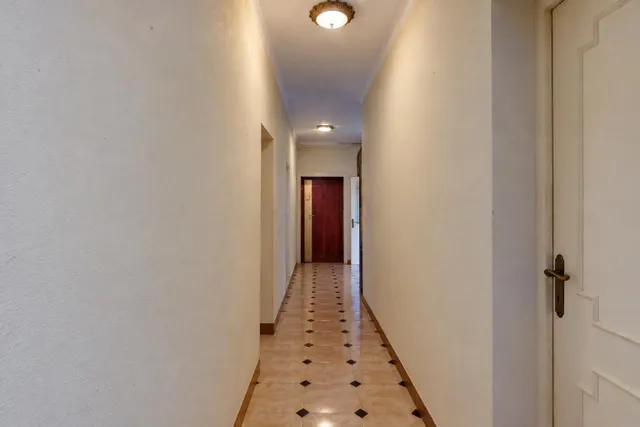 Amplio piso con plaza de garaje y trastero en la alameda , frente al corte ingles. Cartagena — 34