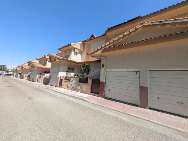 ADOSADO EN VILLALBILLA