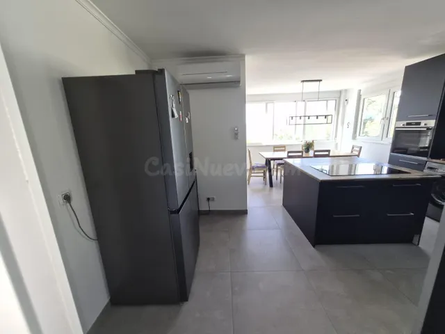 Chalet independiente con 3 viviendas, piscina y vistas al ma - foto 4