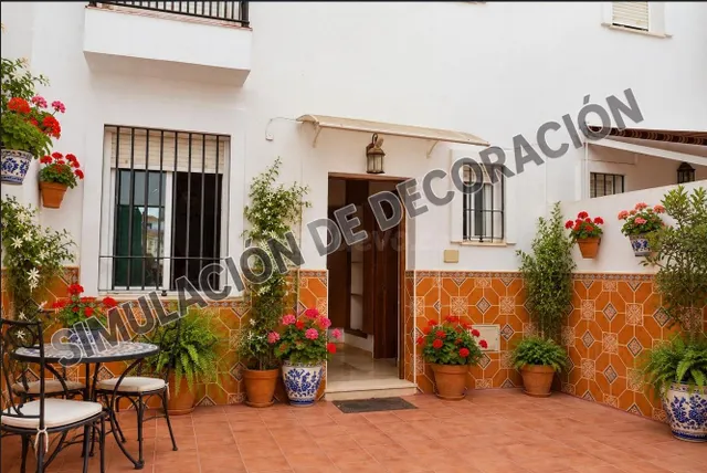 Tu próximo hogar en Sanlúcar la Mayor: tres dormitorios, pat - foto 2