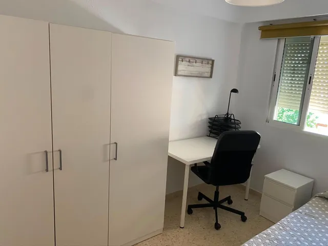 SE ALQUILA HABITACIÓN A ESTUDIANTE — 7