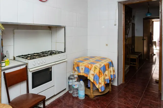 Casa tradicional de cuatro dormitorios en Íllora, Granada — 8