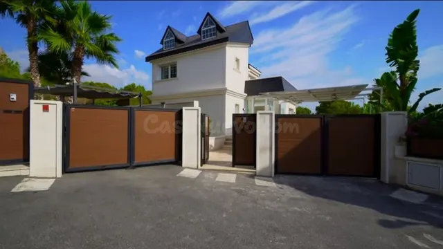 Villa 3 habitaciones 145m² en venta - Casco urbano — 21
