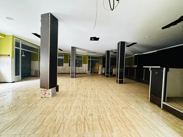 LOCAL COMERCIAL EN VENTA - foto 3