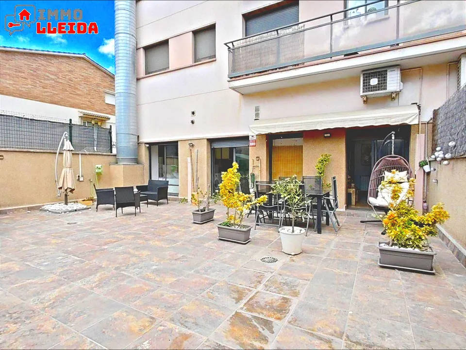 Piso con terraza y garaje en Cerdanyola del Vallès