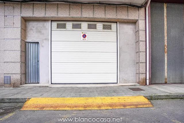 Alquiler de  Local con Sótano en Calle Tarragona, Carballo por Sólo 390 €/Mes! — 5