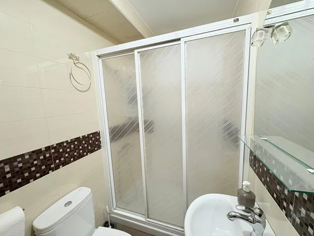Planta baja 3 habitaciones 67m² en venta - Girón - Las Delic - foto 4