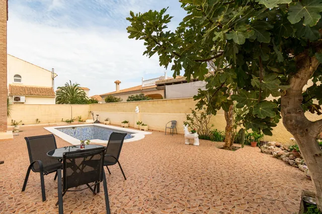 Chalet independiente a la venta en Playa Flamenca — 12
