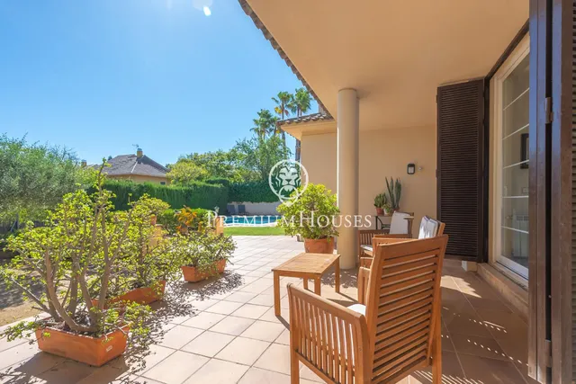 Casa con jardín y piscina en L'Aragai — 14