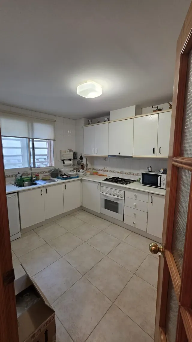 Vive frente al mar en este exclusivo piso en la Playa de Muchavista. — 34