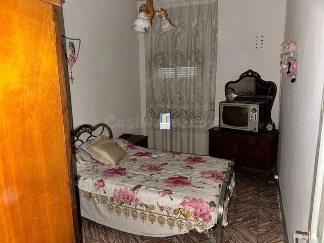 CASA EN VENTA PARA REHABILITAR DE DOS PLANTAS EN ZONA LAS VE - foto 2