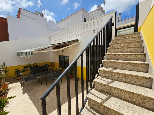 Chalet adosado en venta en Calle Misericordia — 2