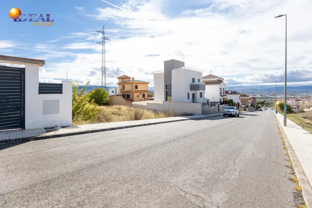 TERRENO A LA VENTA EN PELIGROS — 2