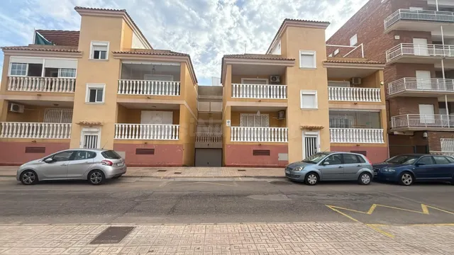 PISO CON SOLÁRIUM Y 2 PLAZAS DE GARAJE EN LOS NIETOS