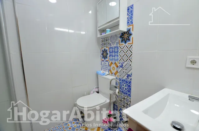 Respira paz entre el mar y la montaña en este exclusivo chalet pareado reformado con piscina privada, solárium y parking — 37