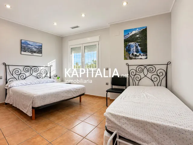 Chalet en VENTA en San Cristóbal, Alberic, con piscina privada cubierta, jardín y parcela de más de 1.000 m2 — 33
