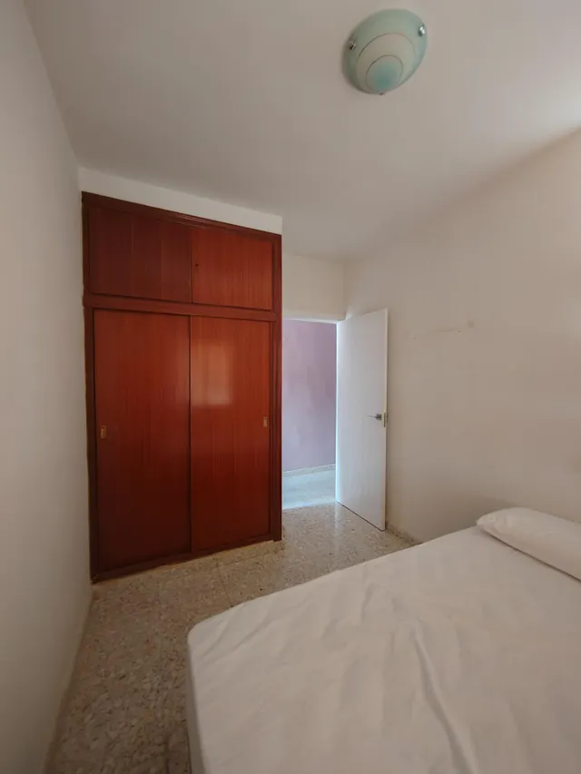 SE VENDE CHALET EN ZONA ANTIGUA CARRETERA DE GRANADA — 23