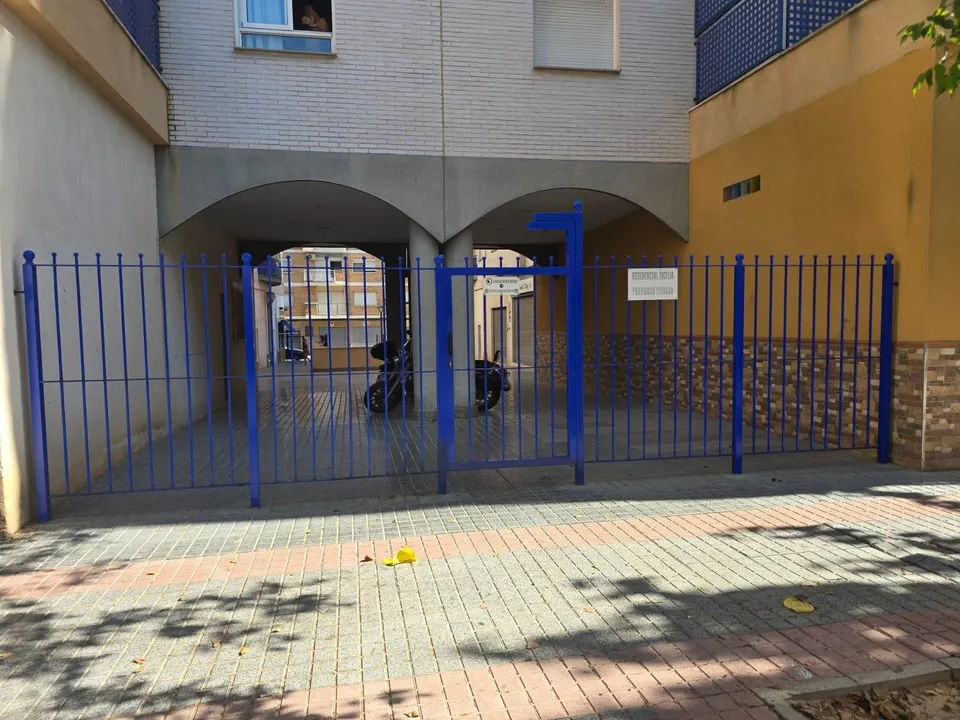 Local comercial en alquiler en José María de la Puerta – Cartagena