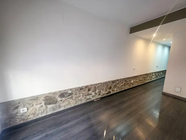 LOCAL COMERCIAL ESPECIAL EN EL CENTRO DE CARDEDEU — 6