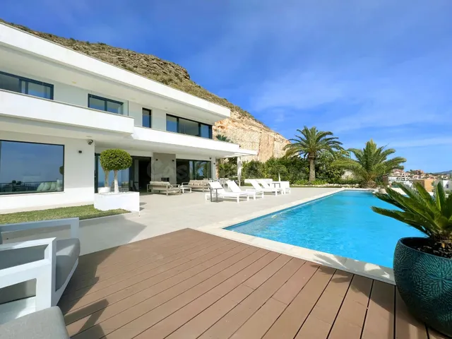 Villa de lujo con vistas únicas en Finestrat - foto 2