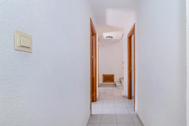 Amplio Chalet en Zaidín, Granada - Oportunidad de Inversión — 27