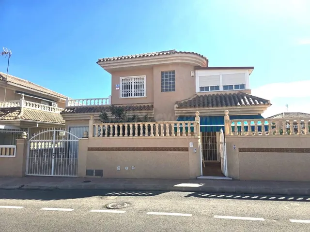 Villa 3 habitaciones 98m² en venta - Los Balcones - Los Alto
