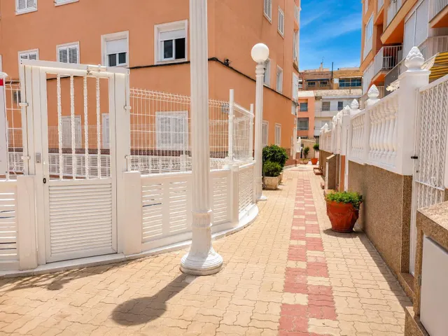 APARTAMENTO A 1OO METROS DE LA PLAYA — 16