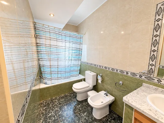 Piso en venta en avd. pablo iglesias, Almería – ideal para inversores  96.000€ — 23