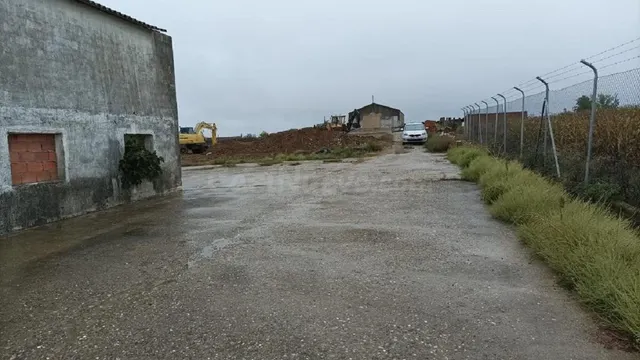 TERRENO URBANIZABLE EN MORALEJA - foto 2