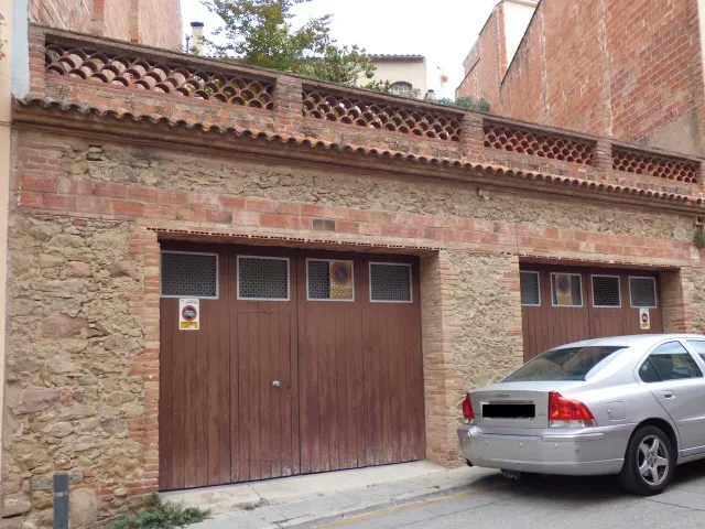 Solar edificable con garaje doble en Centro — 7