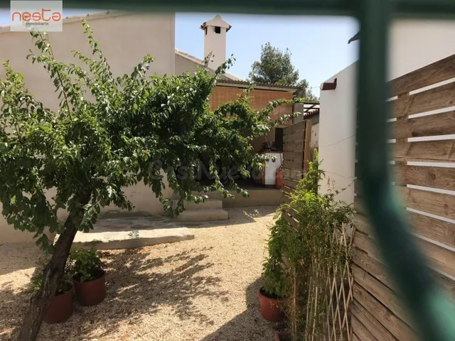 CASA REFORMADA CON JARDÍN - foto 4