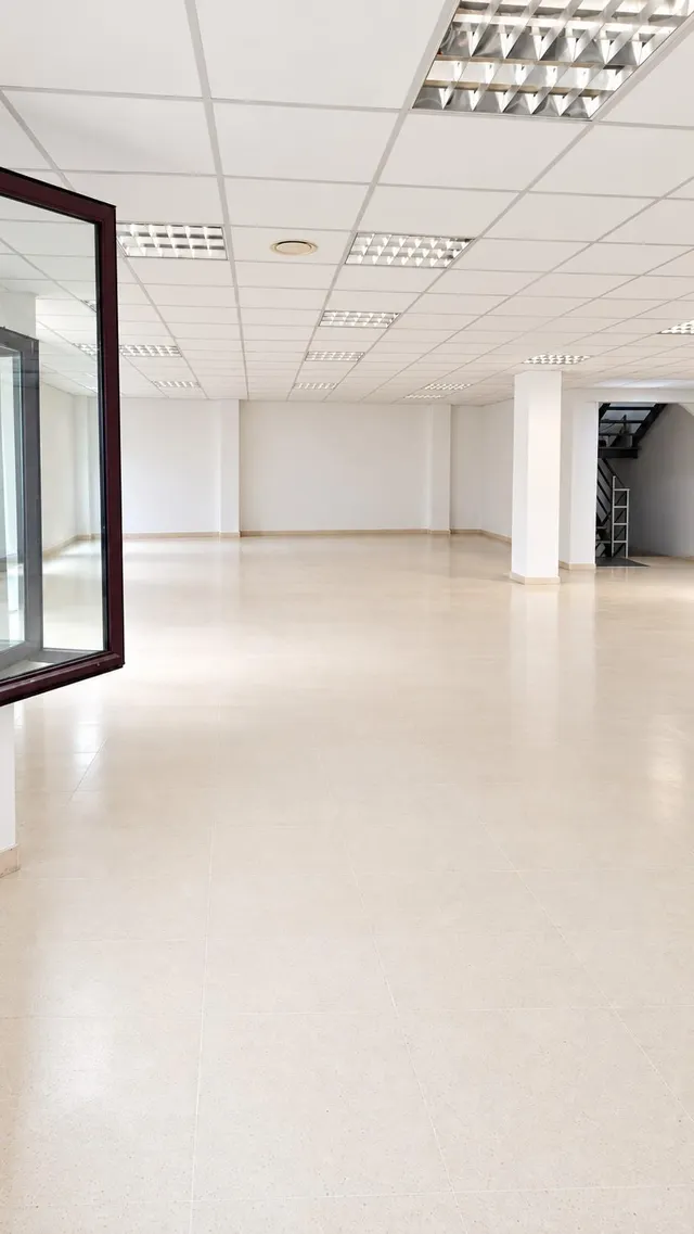 Edificio de gran superficie con potencial de cambio de uso en Manacor — 19