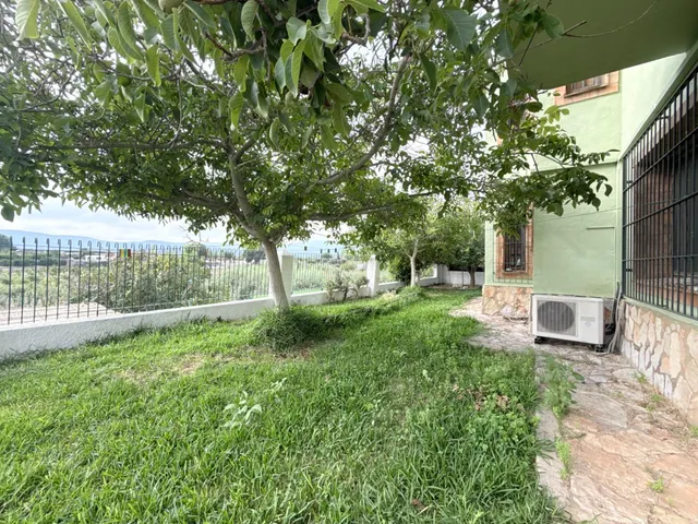 Chalet en Beniarjó con casa de invitados, piscina, jardines y vistas despejadas de 360° — 11