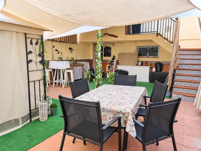 Tu próximo plan empieza en este patio: casa en Ambroz — 8