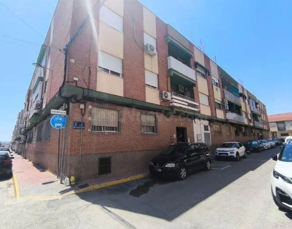SE VENDE piso OKUPA en C RIO GUADALQUIVIR 5 de Torres de Co