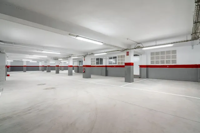 PLAZA DE MOTO EN VENTA EN LA AVENIDA FEDERICO GARCIA LORCA — 8