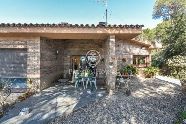 Casa en venta en plena montaña con piscina y vistas al mar en Cabrera de Mar — 10