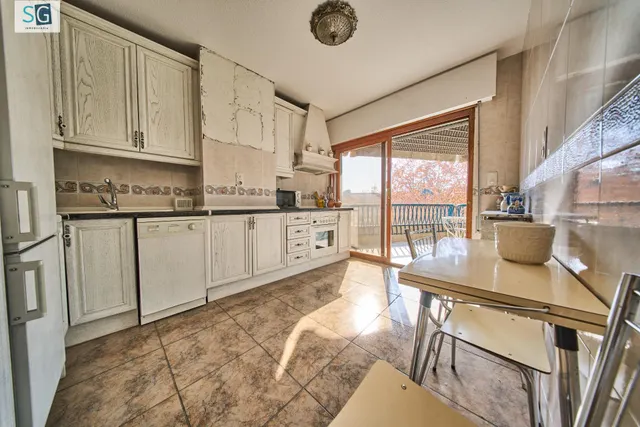 Residencia exclusiva en Paseo del Salón con vistas despejadas — 33