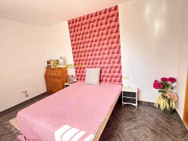 MARAVILLOSO CHALET DE 4 DORMITORIOS EN TORRECILLA — 20