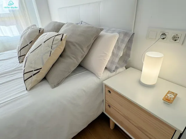APARTAMENTO REFORMADO JUNTO AL MAR EN EL CAMPELLO, IDEAL PARA DESCANSO Y TELETRABAJO — 36