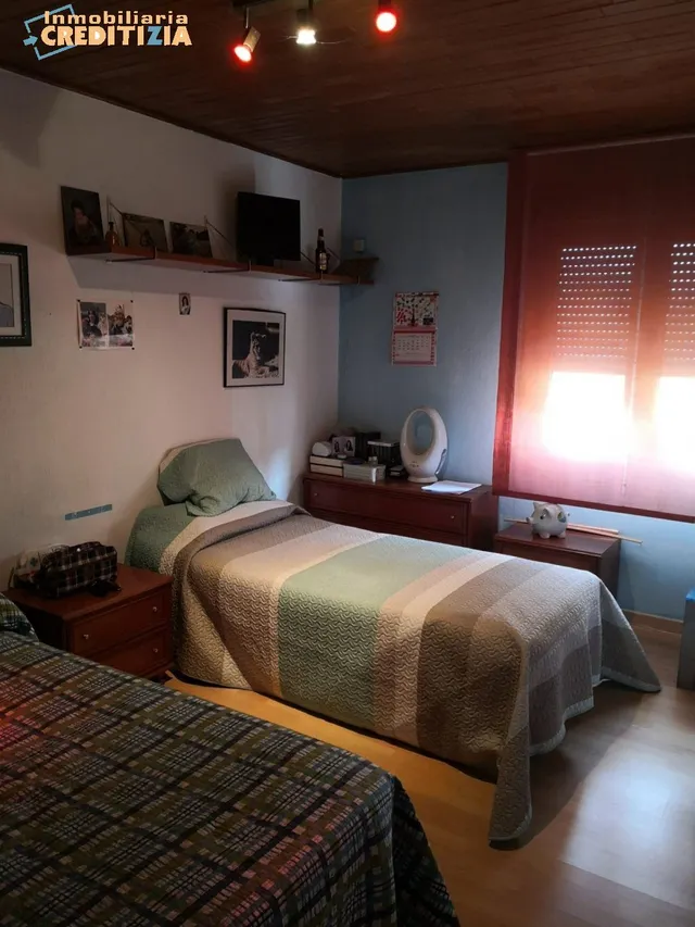CASA CON TERRAZA Y PISO — 15