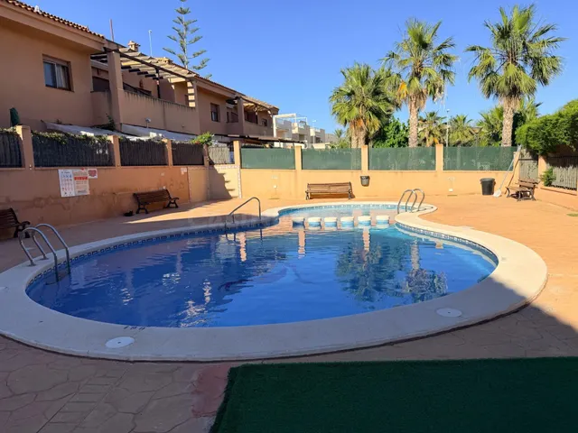 ✨ APARTAMENTO CON PISCINA, SOLÁRIUM Y TERRAZA A SOLO 50 METR