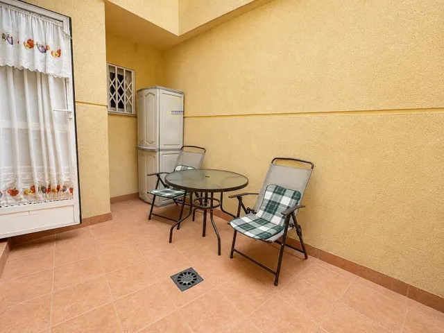 Dúplex de 4 dormitorios, cochera y patio en San José — 14