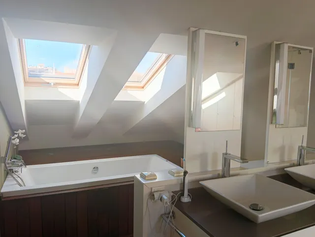 Espectacular adosado con buhardilla , apartamento independiente con baño y sin cocina, garaje doble y piscina en zona residencial premium — 43