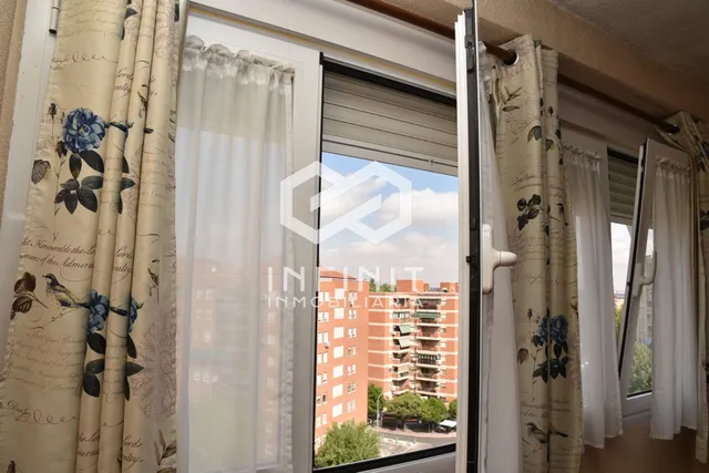 ¡LISTO PARA DISFRUTAR DESDE EL PRIMER DÍA! Pisazo de 3 dormitorios en Alcalá. — 28