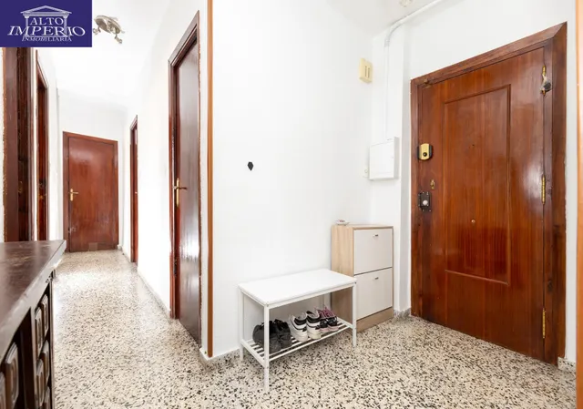 En Venta Piso de 4 dormitorios con ascensor, ideal para reformar a tu gusto. — 7