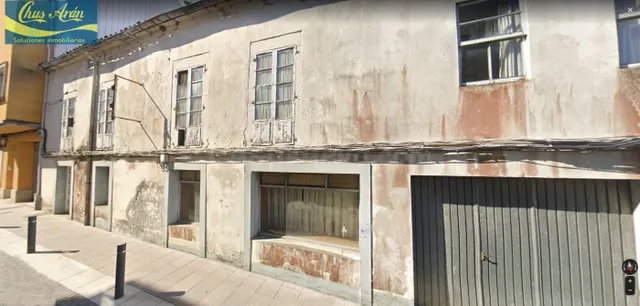 Casa en el centro de Carballo a cincuenta metros de la plaza - foto 2